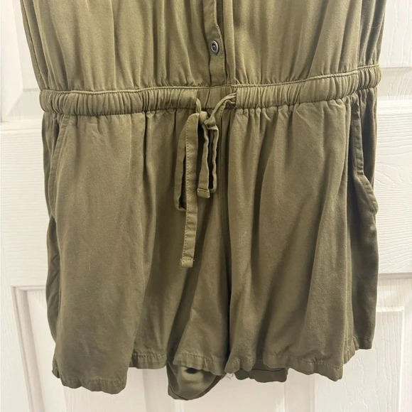Old Navy olive green utility linen short sleeve romper - Picture 4 of 9
